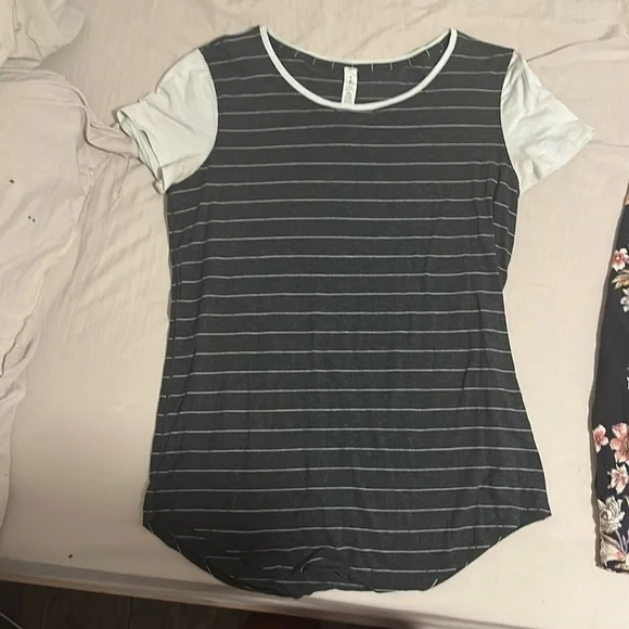 Lululemon short sleeve relax T - Picture 3 of 3